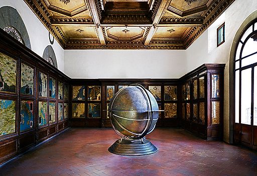 Candida Höfer präsentiert Historisch-Geographischer Schul-Atlas