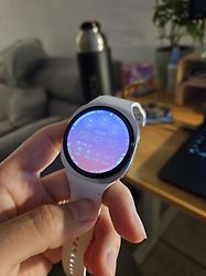 Image client pour Samsung Galaxy Watch8 40 mm Boîtier aluminium argent sur Sport en silicone S/M blanc [Wi-Fi]