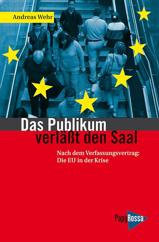 Das Publikum verlässt den Saal