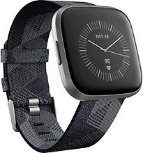 Image of Fitbit Versa 2 40 mm aluminium mist grey op stoffen bandje smoke [wifi] (Refurbished)