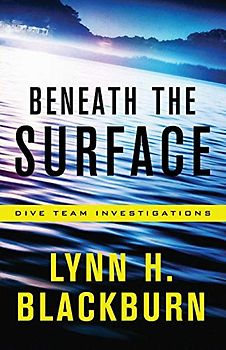 Beneath the Surface (Dive Team Investigations, Band 1)