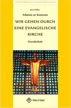 Wir gehen durch eine evangelische Kirche