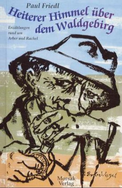 Heiterer Himmel über dem Waldgebirge