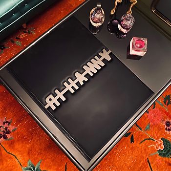 The Rihanna Book: Queen Size