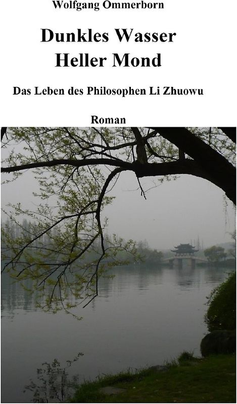 Dunkles Wasser – Heller Mond