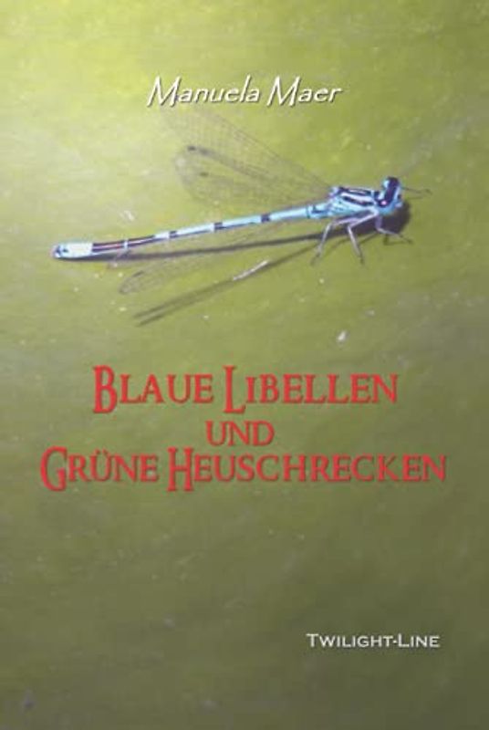 Blaue Libellen und grüne Heuschrecken