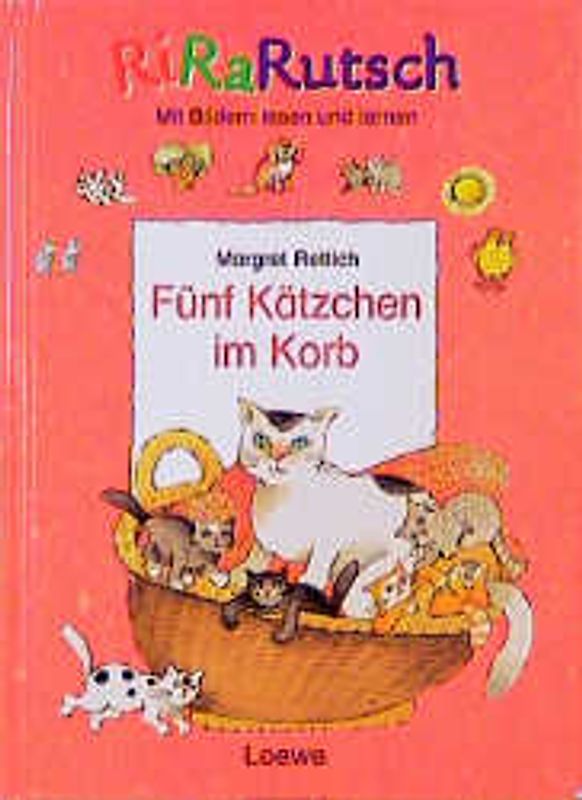 Fünf Kätzchen im Korb