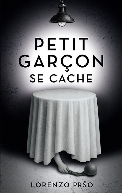 Petit garçon se cache
