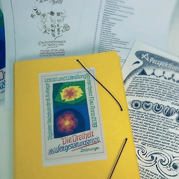 DIE DREIHEIT ALS WELTGESTALTUNGSPRINZIP, Mappe A3, 50 Drucke