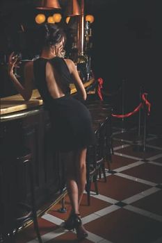 Das Lied über Geld und Macht