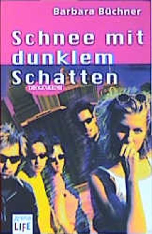 Schnee mit dunklem Schatten. Drogenkrimi