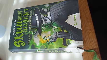 Kundenbild für Skulduggery Pleasant (Band 2) - Das Groteskerium kehrt zurück
