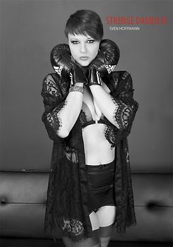 Strenge Damen III - Limited Edition