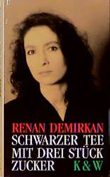 Schwarzer Tee mit drei Stück Zucker