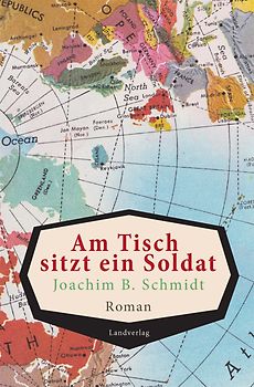 Am Tisch sitzt ein Soldat