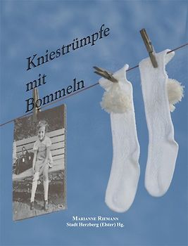 Kniestrümpfe mit Bommeln