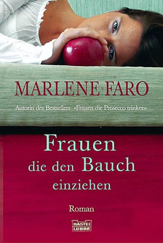 Frauen, die den Bauch einziehen