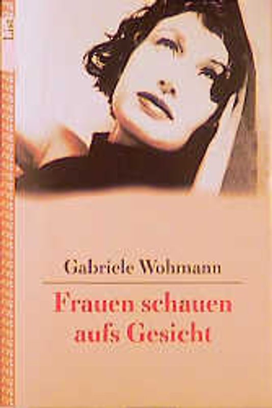 Frauen schauen aufs Gesicht