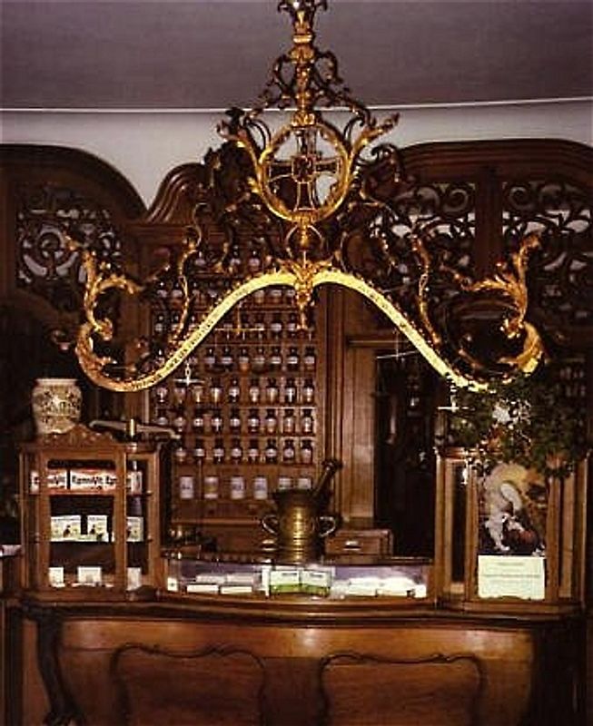 Kunstwerke aus Schmiedeeisen in alten Apotheken