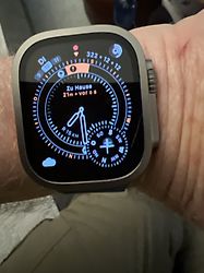 Image client pour Apple Watch Ultra 2 49 mm Boîtier titane naturel [Wi-Fi + Cellulaire]