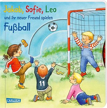 Jakob, Sofie, Leo und ihr neuer Freund spielen Fußball