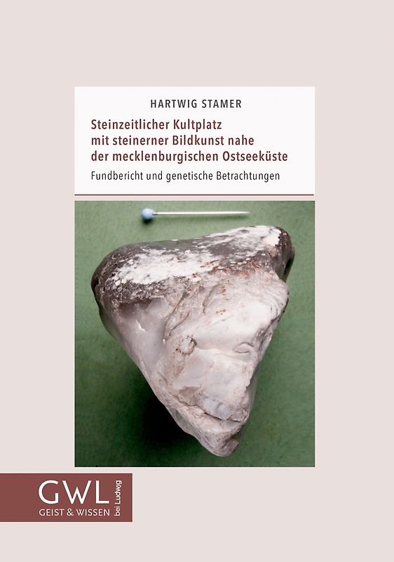 Steinzeitlicher Kultplatz mit steinerner Bildkunst nahe der mecklenburgischen Ostseeküste