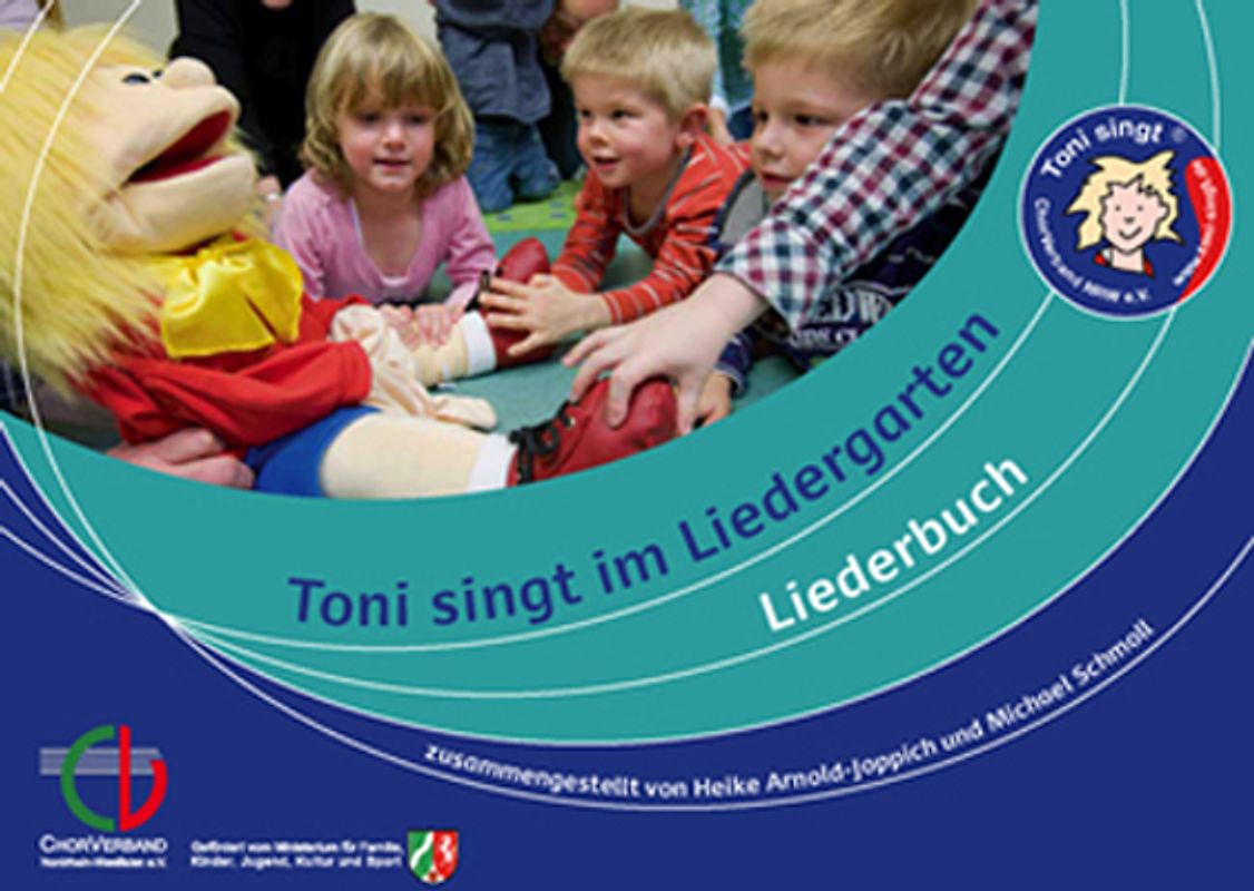 Toni singt im Liedergarten