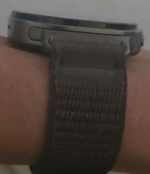 Kundenbild für Samsung Galaxy Watch8 40 mm Aluminiumgehäuse graphite am Fabric Band S/M graphite [Wi-Fi + 4G]