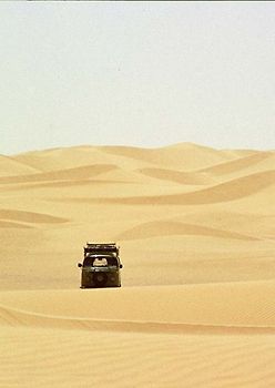 Mit dem Bulli "Otto" durch das Meer ohne Wasser