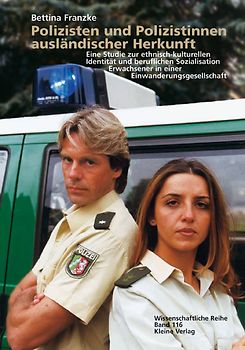 Polizisten und Polizistinnen ausländischer Herkunft