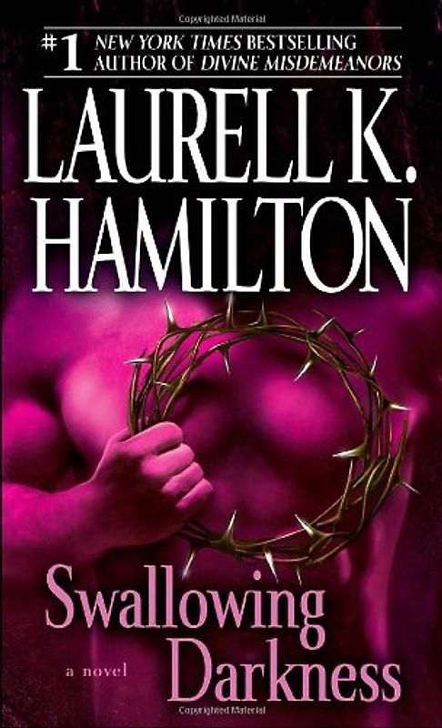 Swallowing Darkness: A Novel (Meredith Gentry Novels) - Laurell K. Hamilton