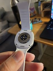 Image client pour Samsung Galaxy Watch8 40 mm Boîtier aluminium argent sur Sport en silicone S/M blanc [Wi-Fi]