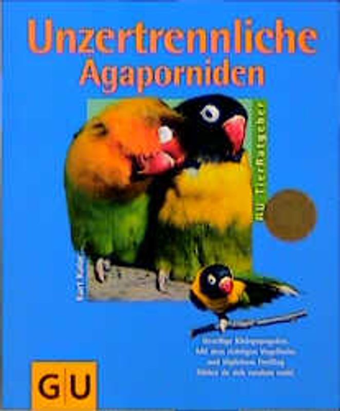 Unzertrennliche Agaporniden. Gesellige Kleinpapageien. Mit dem richtigen Vogelheim und täglichen Freiflug fühlen sie sich rundum wohl