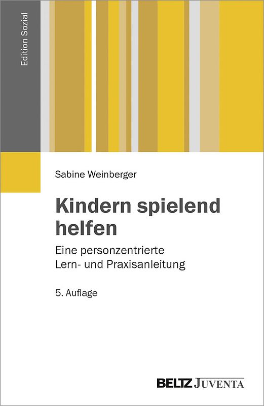Kindern spielend helfen