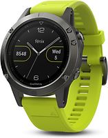 Garmin Fenix 5 47 mm grise au bracelet silicone jaune