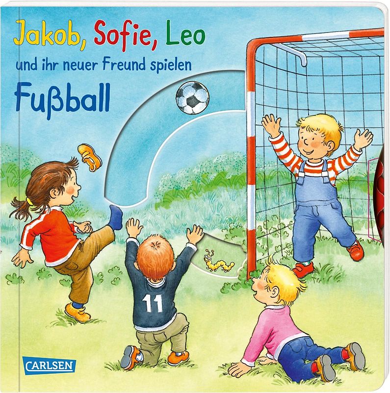 Jakob, Sofie, Leo und ihr neuer Freund spielen Fußball