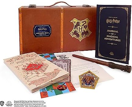 Harry Potter: Hogwarts Trunk Collectible Set