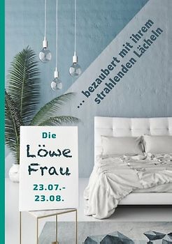 Die Löwe Frau bezaubert mit ihrem strahlenden Lächeln