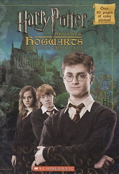 Hogwarts Through the Years Poster Book (Harry Potter Movie V) - Scholastic Inc