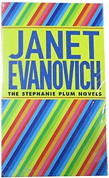 Plum Boxed Set 3 (7, 8, 9): Contains Seven Up, Hard Eight and To the Nines - Janet Evanovich