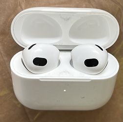 Immagine del cliente per Apple AirPods [3a generazione, con custodia di ricarica MagSafe] bianco