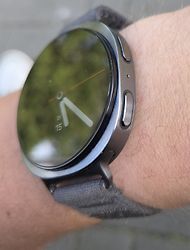 Image client pour Samsung Galaxy Watch8 44 mm Boîtier aluminium graphite sur Confort S/M graphite [Wi-Fi]
