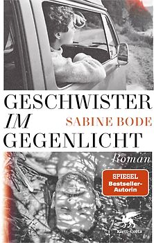 Geschwister im Gegenlicht