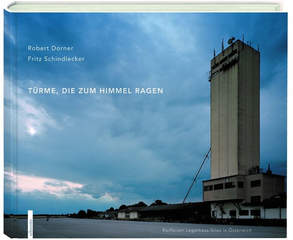 Türme, die zum Himmel ragen